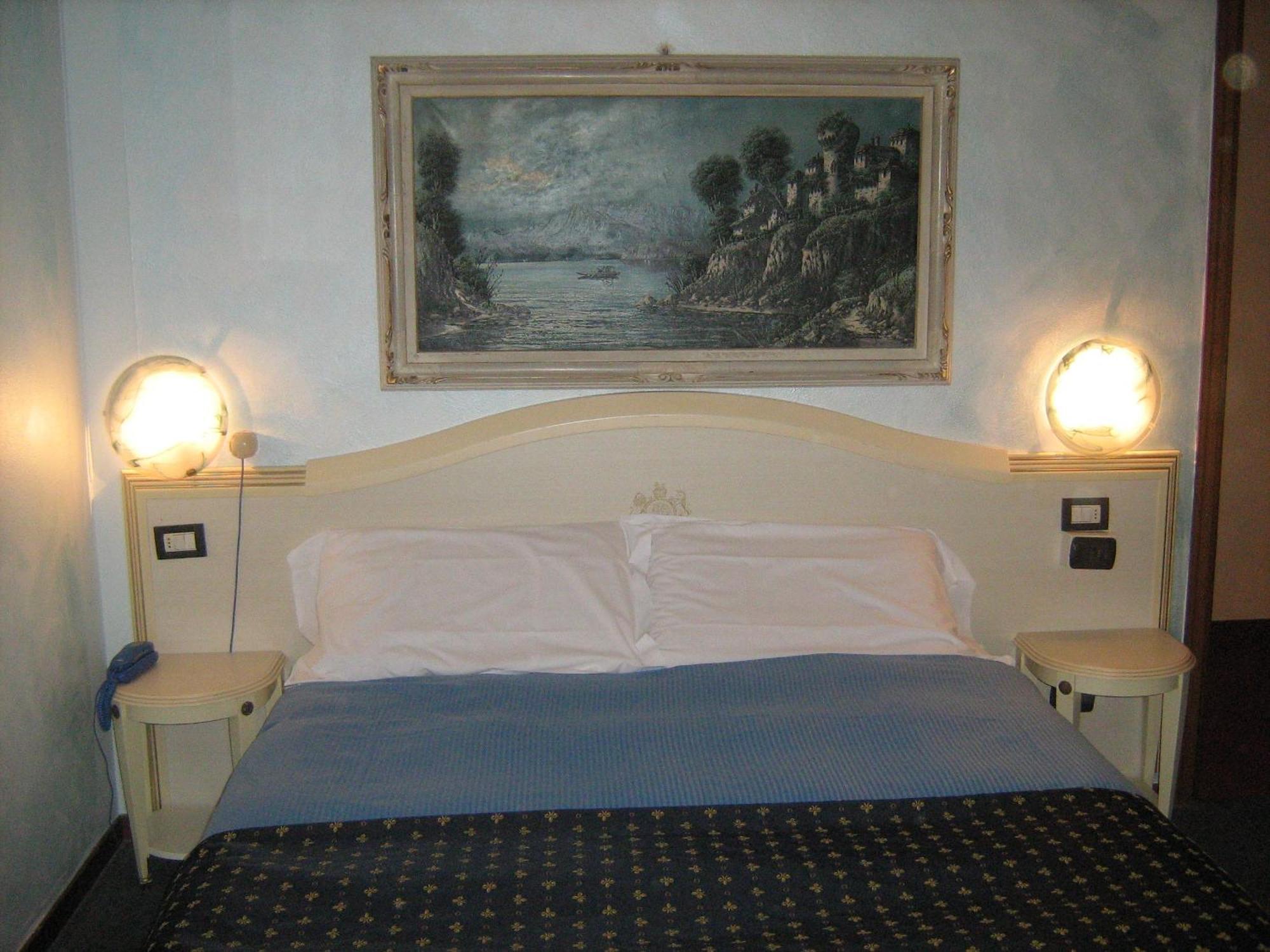 Hotel San Marino Laglio Habitación foto